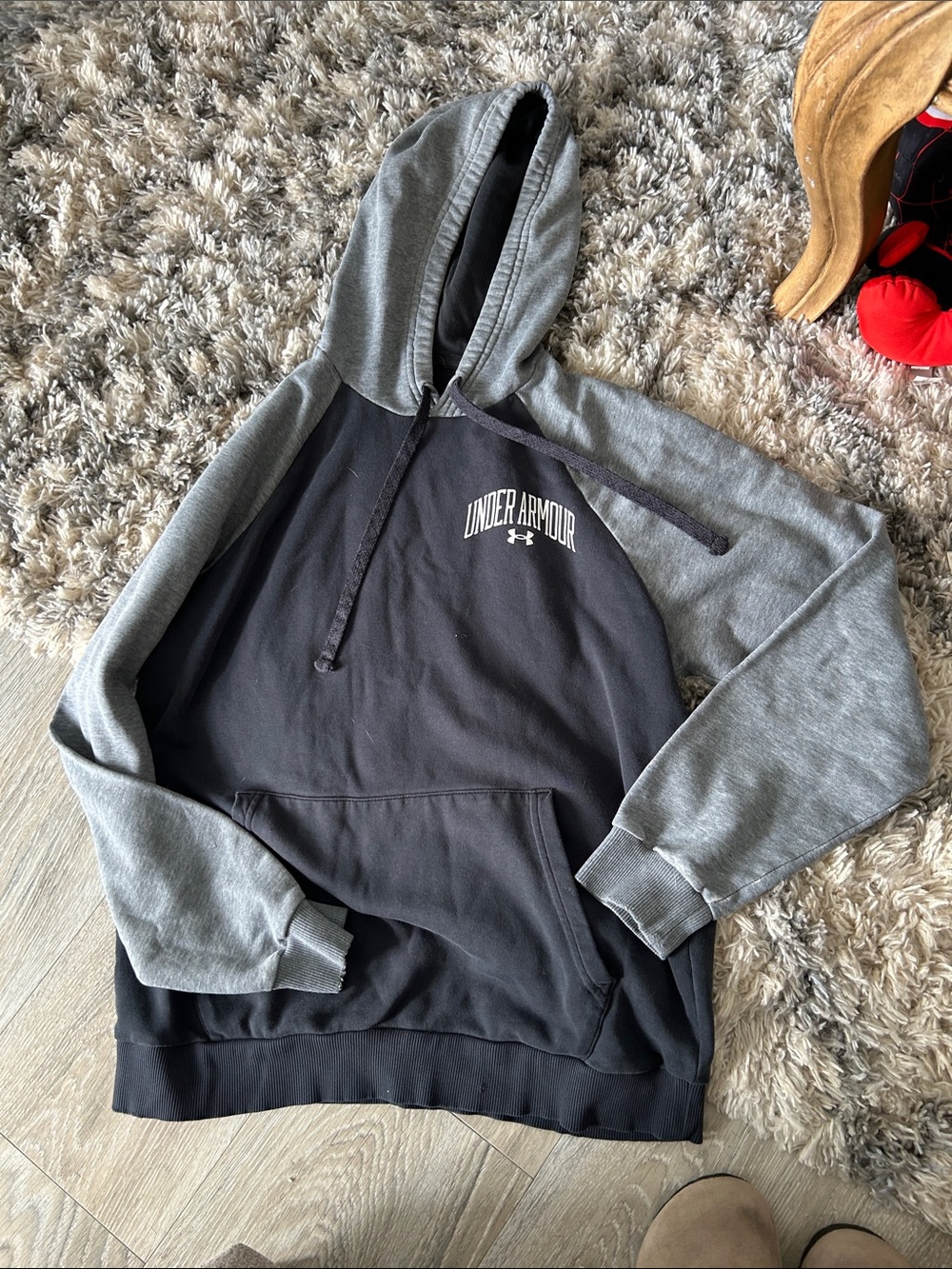 Under Armour Men’s Black and Gray Crewneck Pullover Hoodie